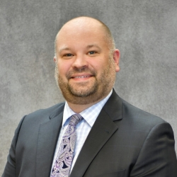 Headshot of Aaron Lensink